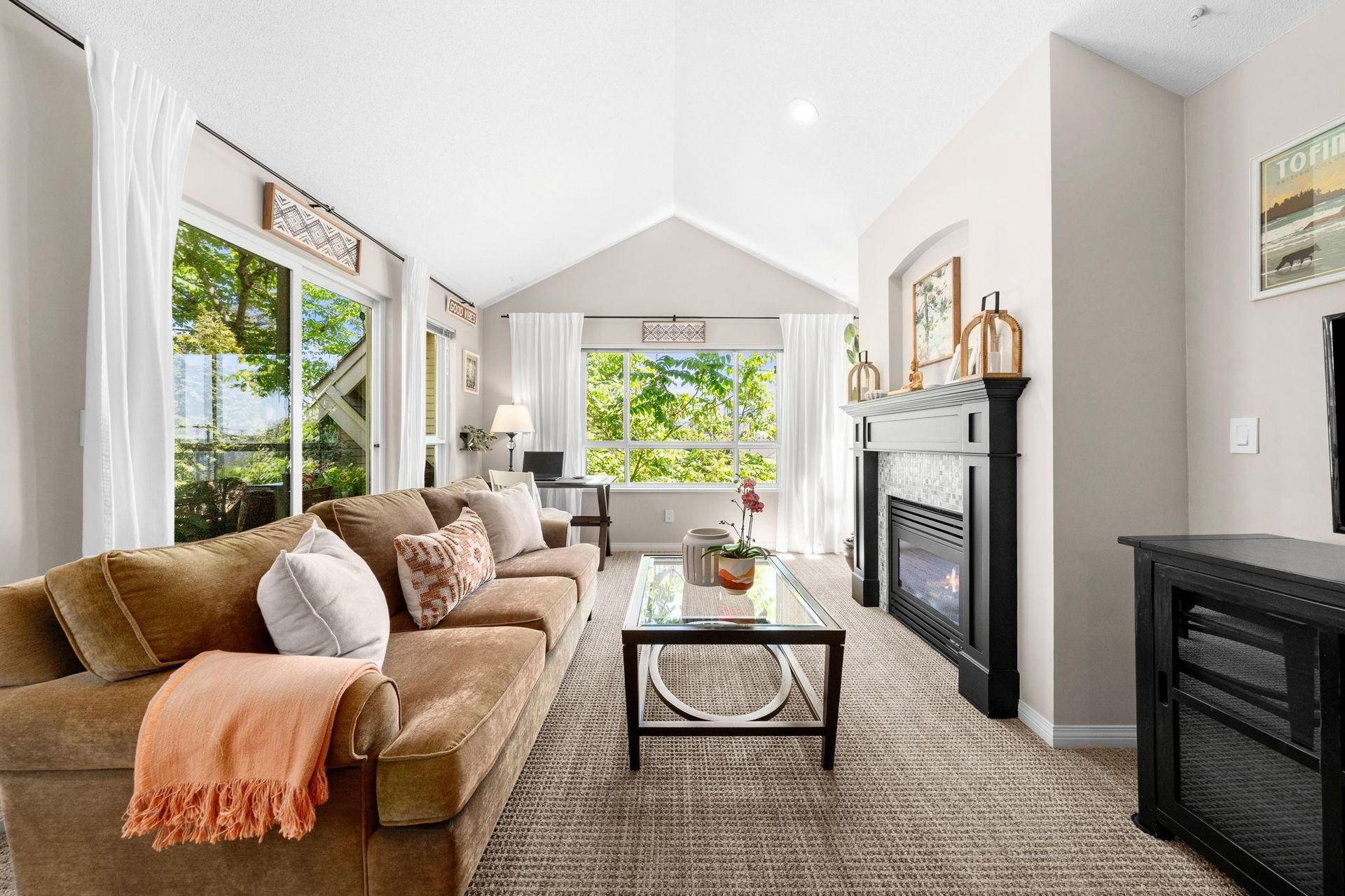 303 - 365 E 1st Street, Lower Lonsdale, North Vancouver 