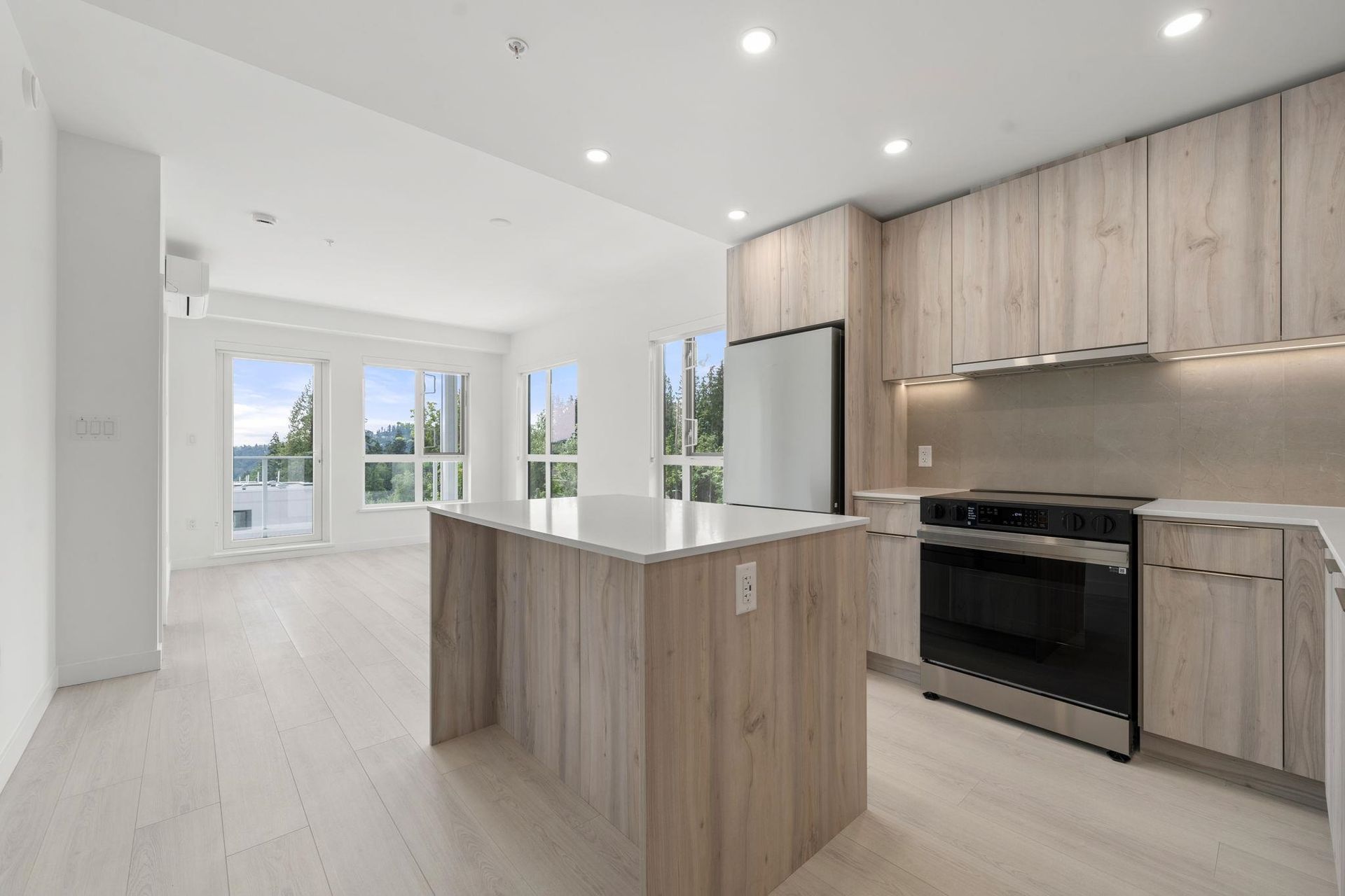 404 - 3594 Malsum Drive, Roche Point, North Vancouver 