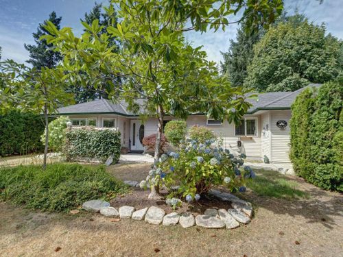 5629-curtis-place-sechelt-district-sunshine-coast-01 at 5629 Curtis Place, Sechelt District, Sunshine Coast