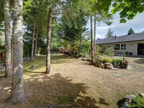 5629-curtis-place-sechelt-district-sunshine-coast-10 at 5629 Curtis Place, Sechelt District, Sunshine Coast