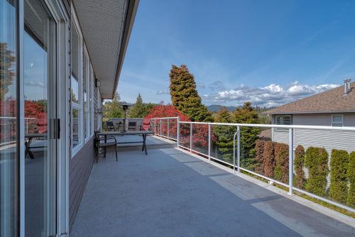 5796-trail-avenue-sechelt-district-sunshine-coast-04 at 5796 Trail Avenue, Sechelt District, Sunshine Coast