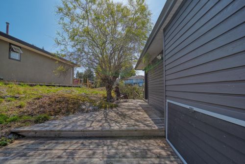 5796-trail-avenue-sechelt-district-sunshine-coast-07 at 5796 Trail Avenue, Sechelt District, Sunshine Coast