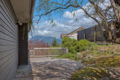 5796-trail-avenue-sechelt-district-sunshine-coast-09 at 5796 Trail Avenue, Sechelt District, Sunshine Coast