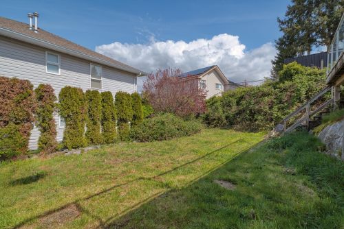 5796-trail-avenue-sechelt-district-sunshine-coast-16 at 5796 Trail Avenue, Sechelt District, Sunshine Coast