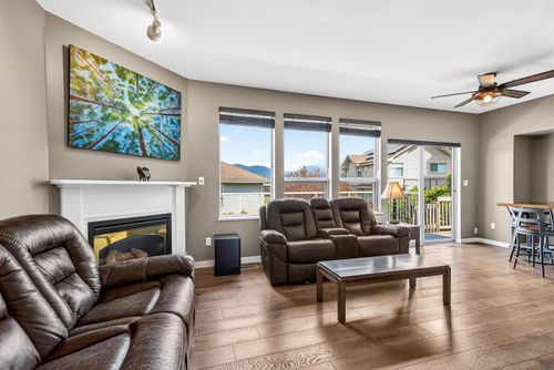 5796-trail-avenue-sechelt-district-sunshine-coast-19 at 5796 Trail Avenue, Sechelt District, Sunshine Coast