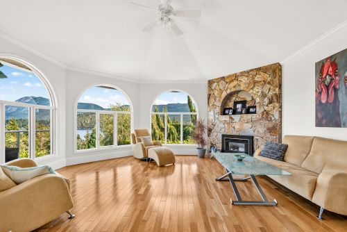 6453-n-gale-avenue-sechelt-district-sunshine-coast-09 at 6453 N Gale Avenue, Sechelt District, Sunshine Coast