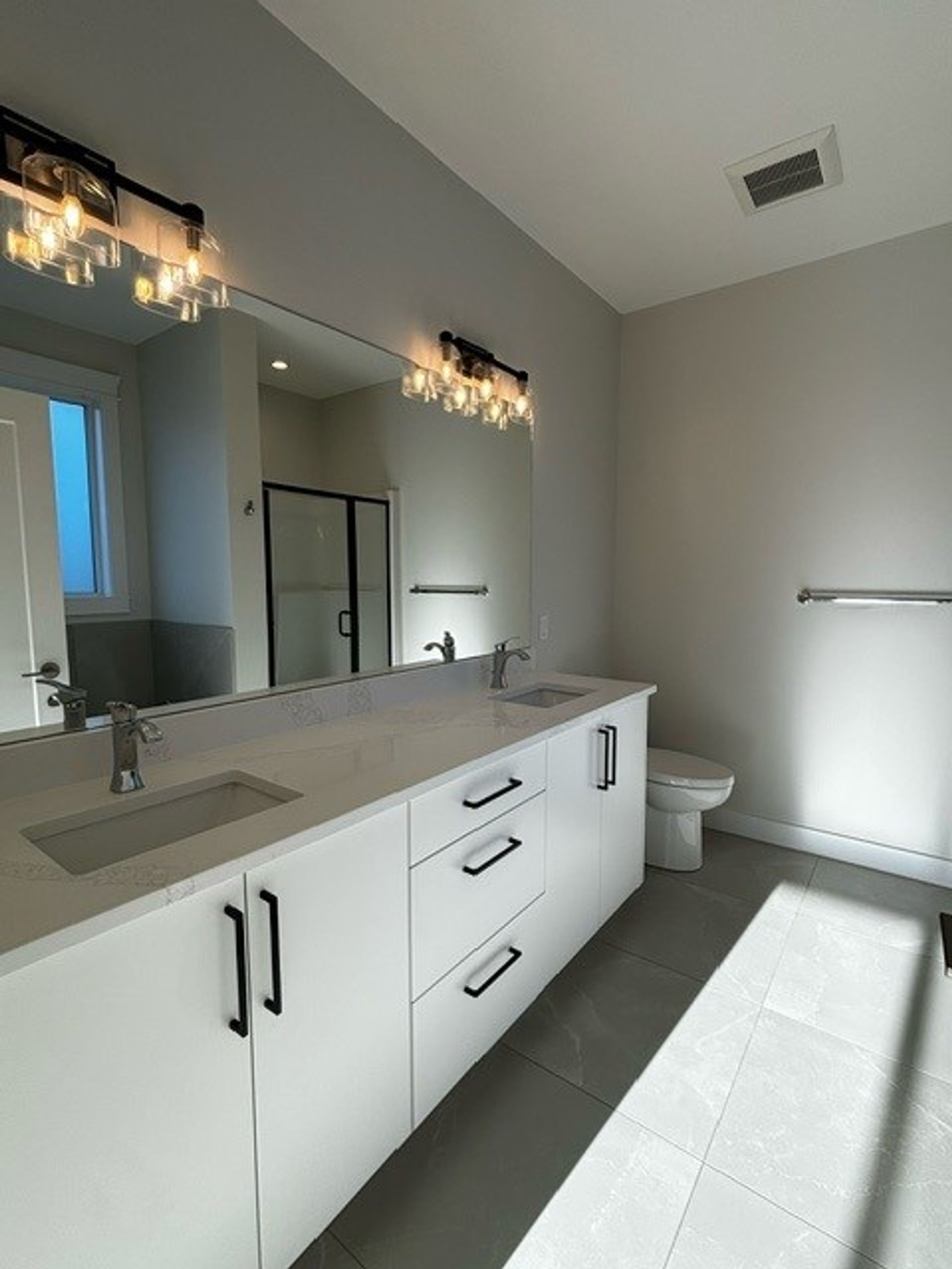 Ensuite at 457 Arizona Drive, Campbell River South, Campbell River Ensuite at 457 Arizona Drive, Campbell River South, Campbell River