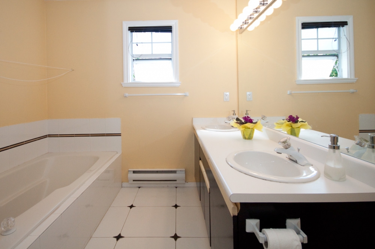 016.jpg at #9 - 225 West 16th Street, Lonsdale, North Vancouver