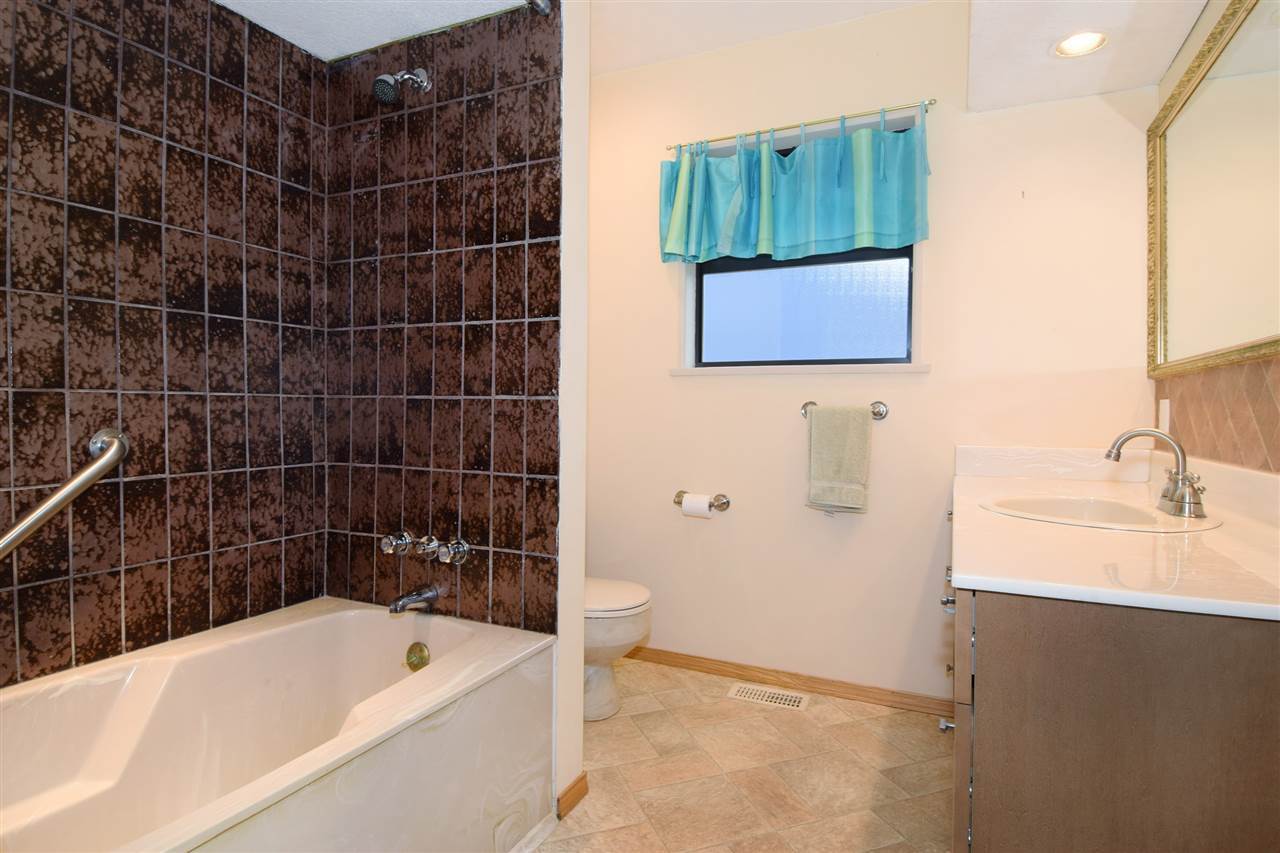 image-262036976-9.jpg at 2658  Crescent, Westlynn Terrace, North Vancouver