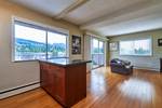Kitchen Island at 605 - 2187  Avenue, Dundarave, West Vancouver