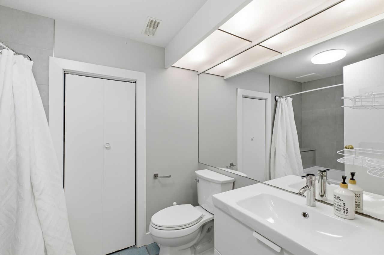 fxh21819 at 3044 Point Grey Road, Kitsilano, Vancouver West