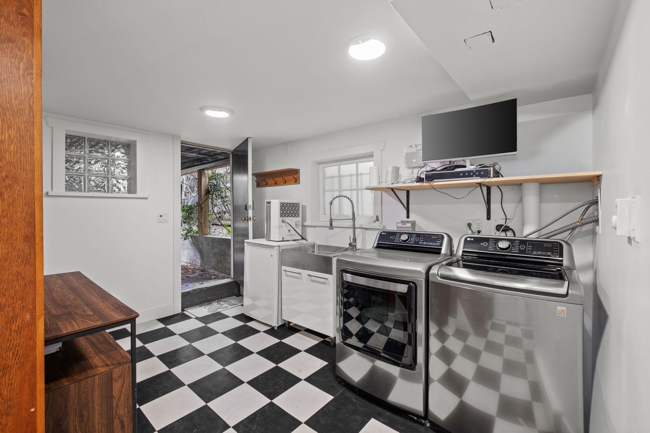 fxh21851 at 3044 Point Grey Road, Kitsilano, Vancouver West