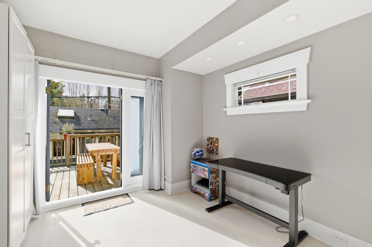 fxh21888 at 3044 Point Grey Road, Kitsilano, Vancouver West