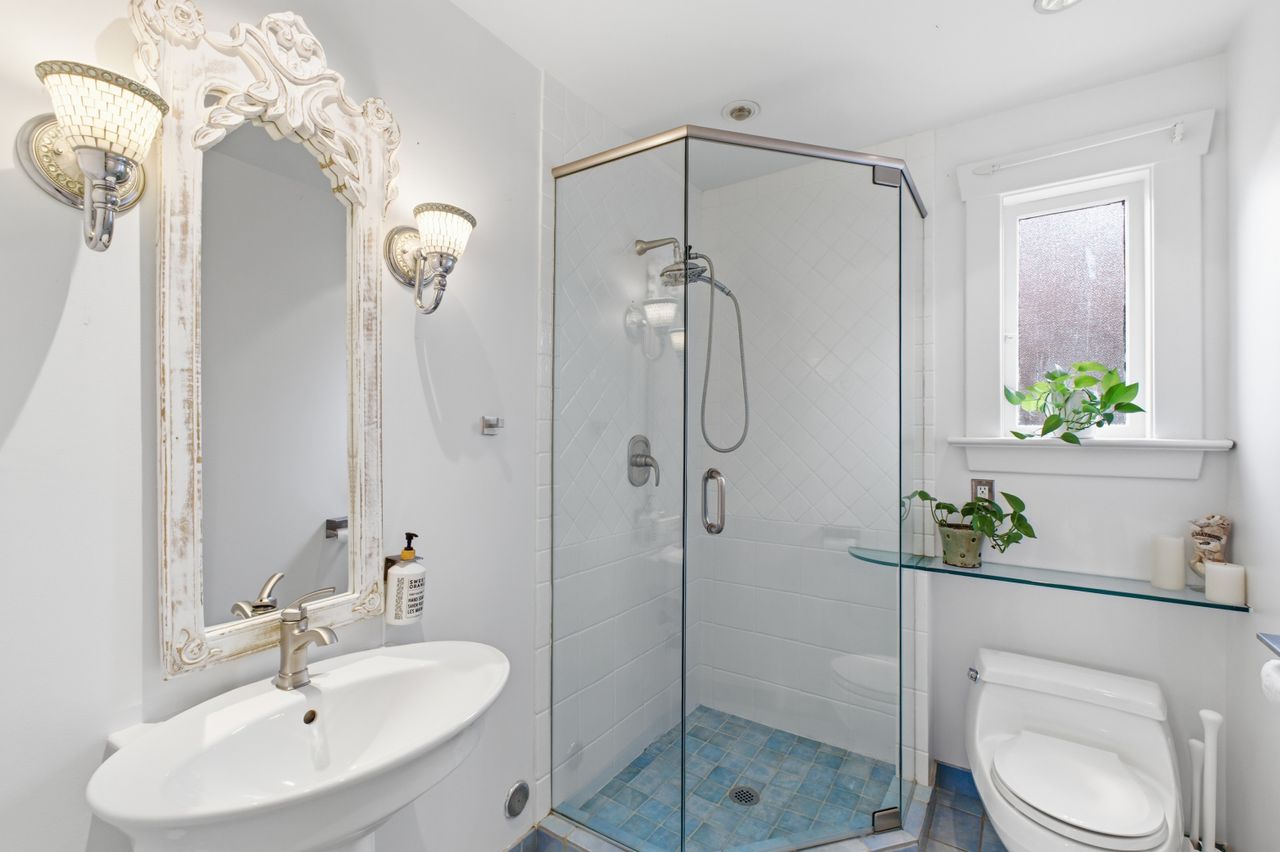 fxh21900 at 3044 Point Grey Road, Kitsilano, Vancouver West