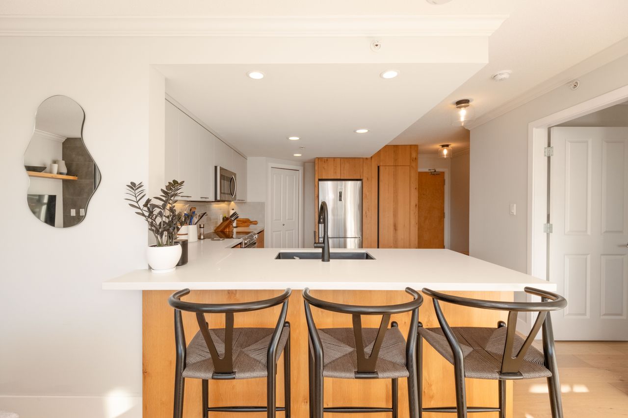 p-11 at 1104 - 235 Guildford Way, North Shore Pt Moody, Port Moody