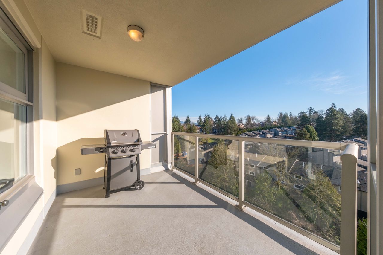 p-19 at 1104 - 235 Guildford Way, North Shore Pt Moody, Port Moody