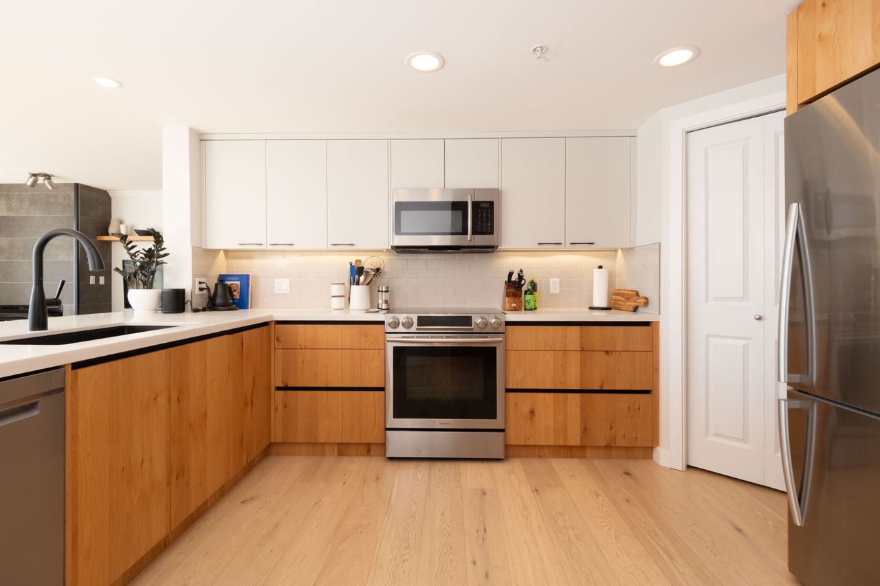 p-9 at 1104 - 235 Guildford Way, North Shore Pt Moody, Port Moody