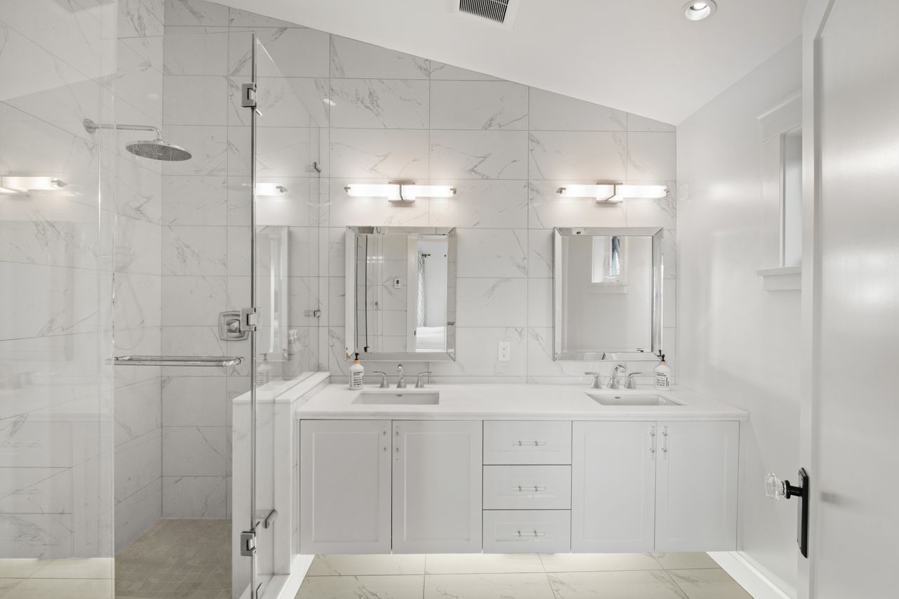 fxh20772 at 1008 E. 14th Avenue, Mount Pleasant VE, Vancouver East
