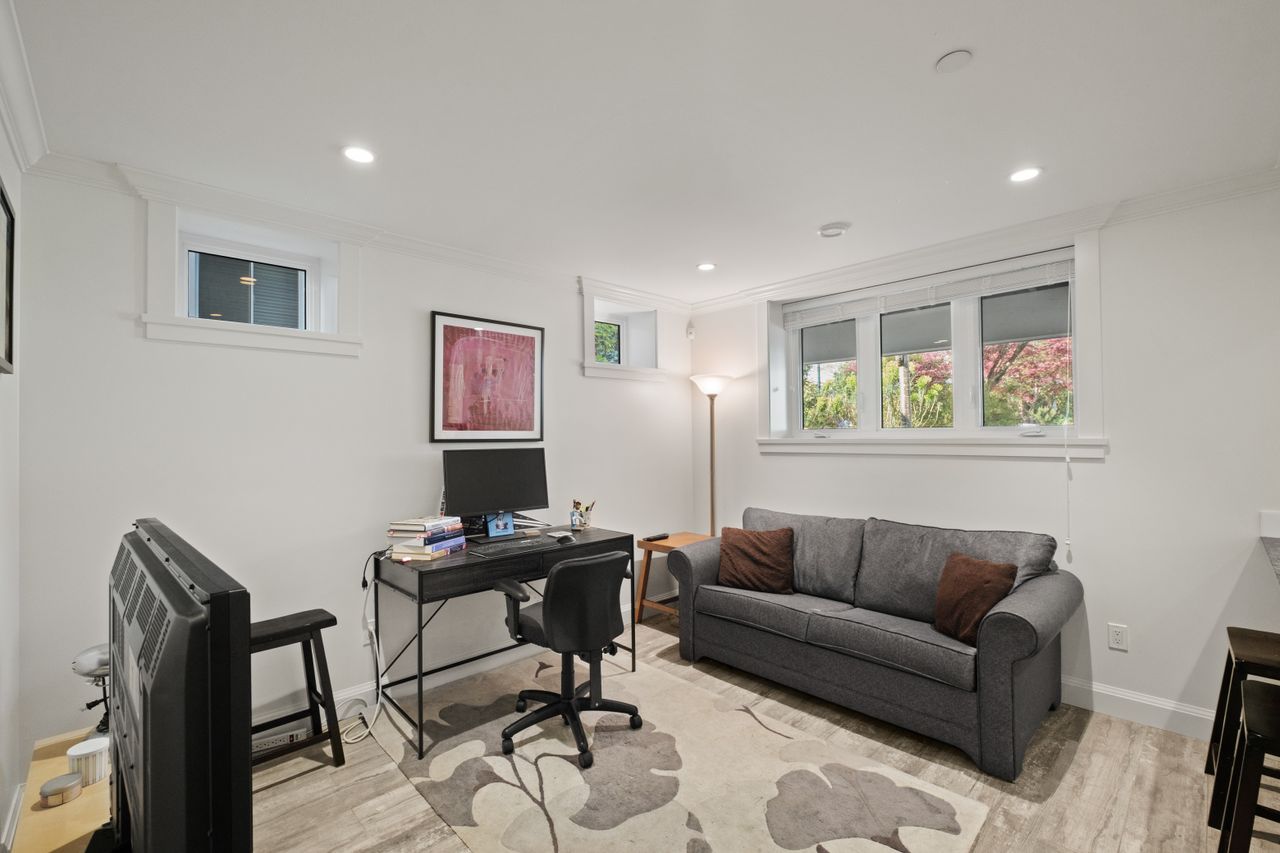 fxh20844 at 1008 E. 14th Avenue, Mount Pleasant VE, Vancouver East