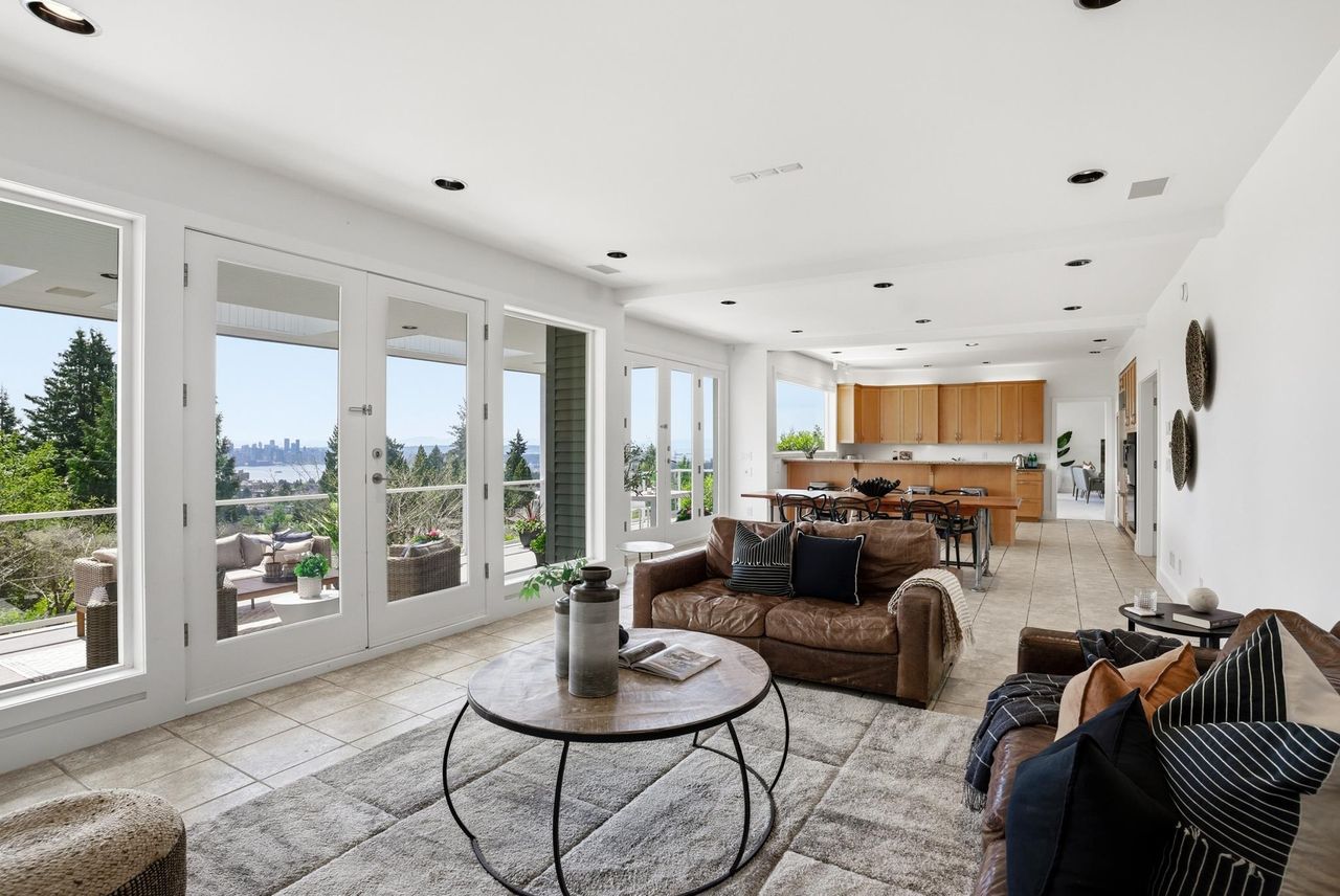263147531-017b83b9-4f36-4145-9642-c27b71cb8ca2 at 407 Brand Street, Upper Lonsdale, North Vancouver