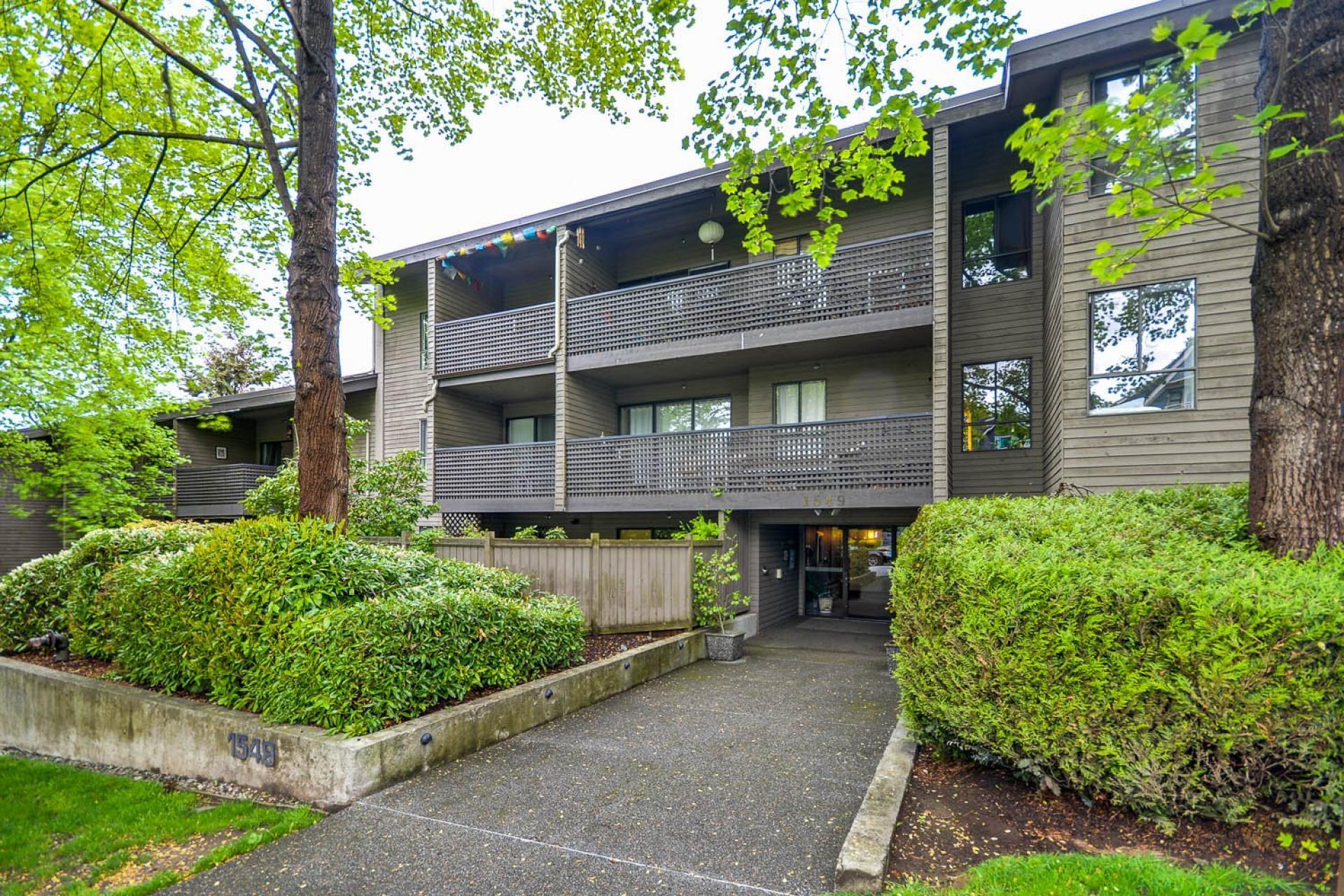 402 1549 Kitchener Street Hastings East Vancouver East