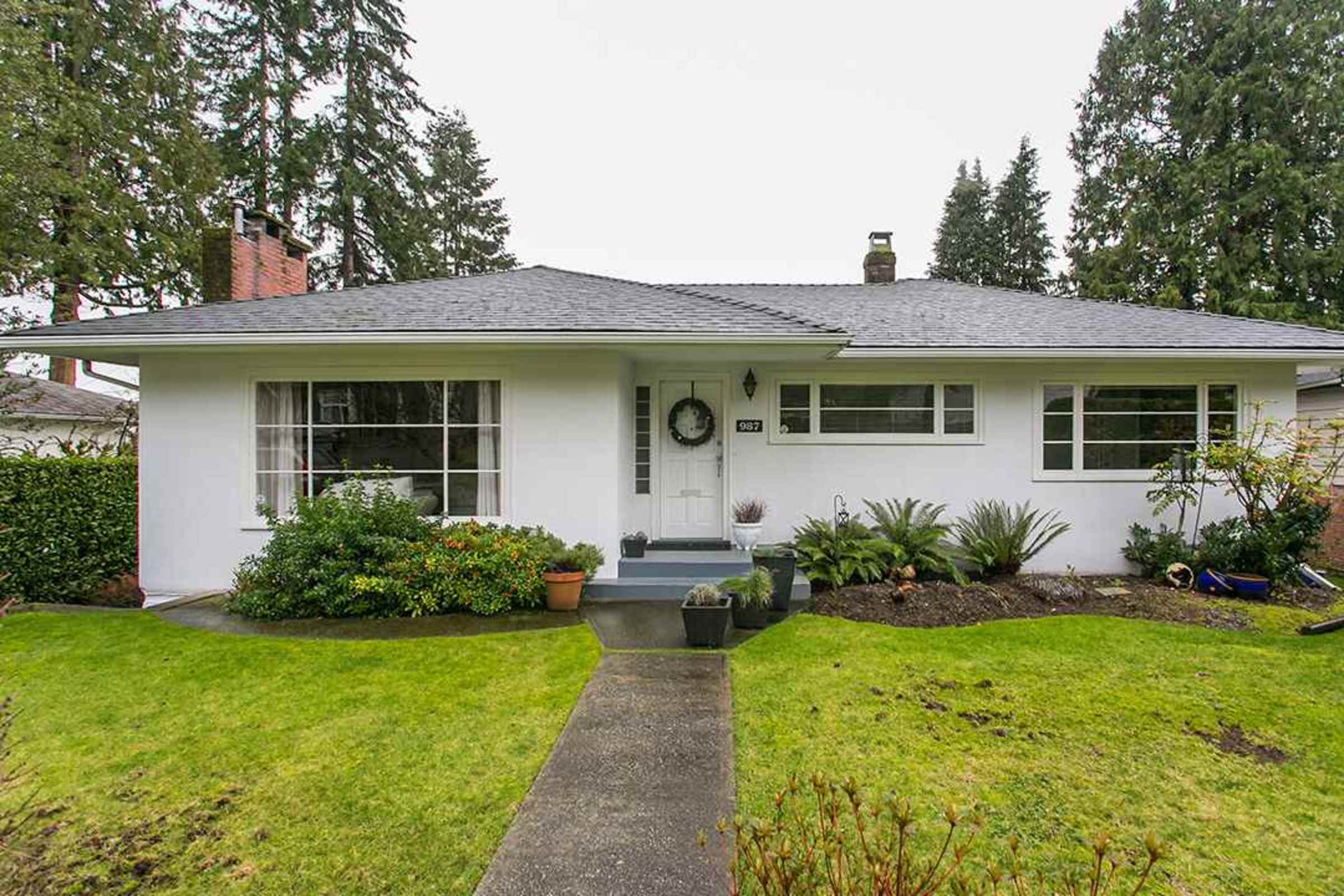 987 Beaumont, Edgemont, North Vancouver 