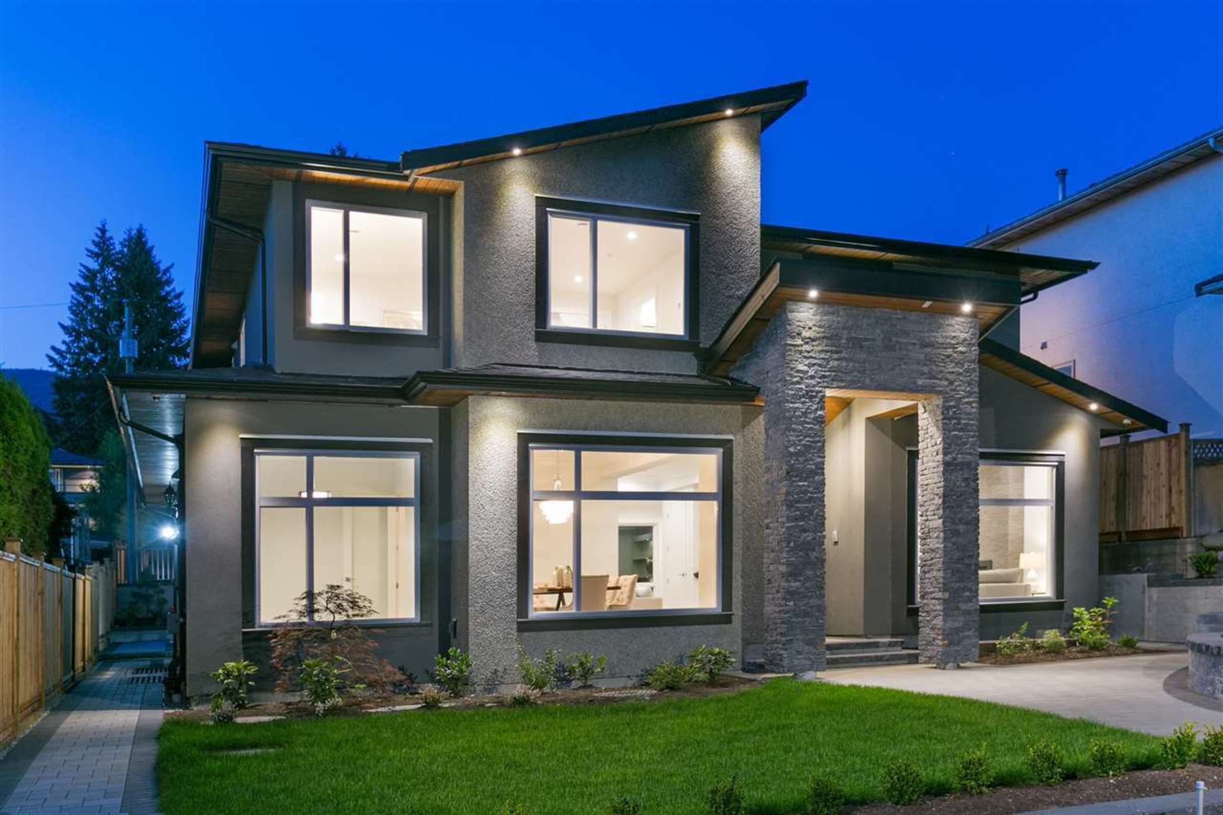 218 W 26th Street, Upper Lonsdale, North Vancouver  by www.devonowen.com 218 W 26th Street, Upper Lonsdale, North Vancouver