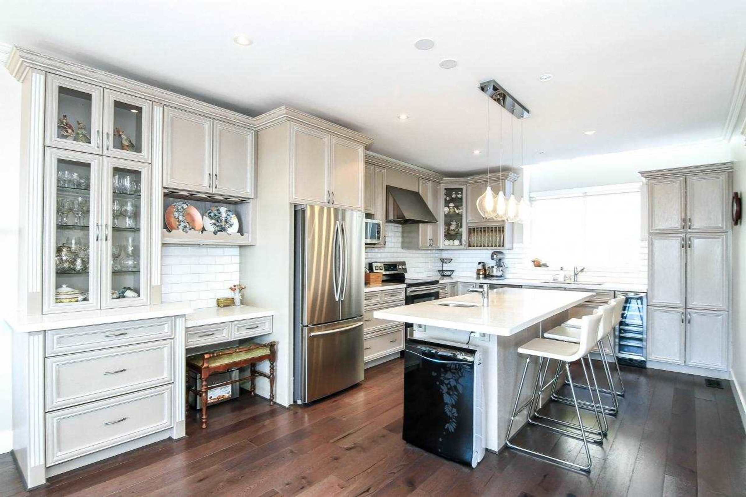4350 Starlight Way, Upper Lonsdale, North Vancouver  by www.devonowen.com 4350 Starlight Way, Upper Lonsdale, North Vancouver