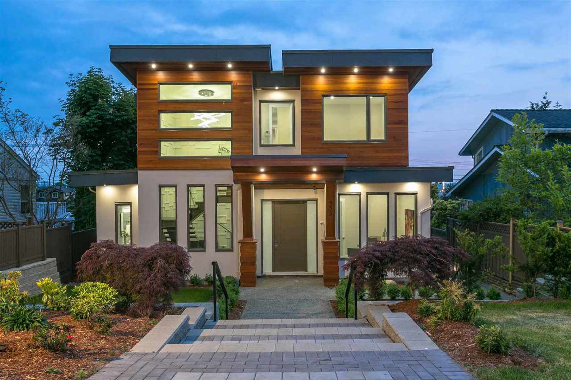 553 E 5th Street, Lower Lonsdale, North Vancouver  by www.devonowen.com 553 E 5th Street, Lower Lonsdale, North Vancouver
