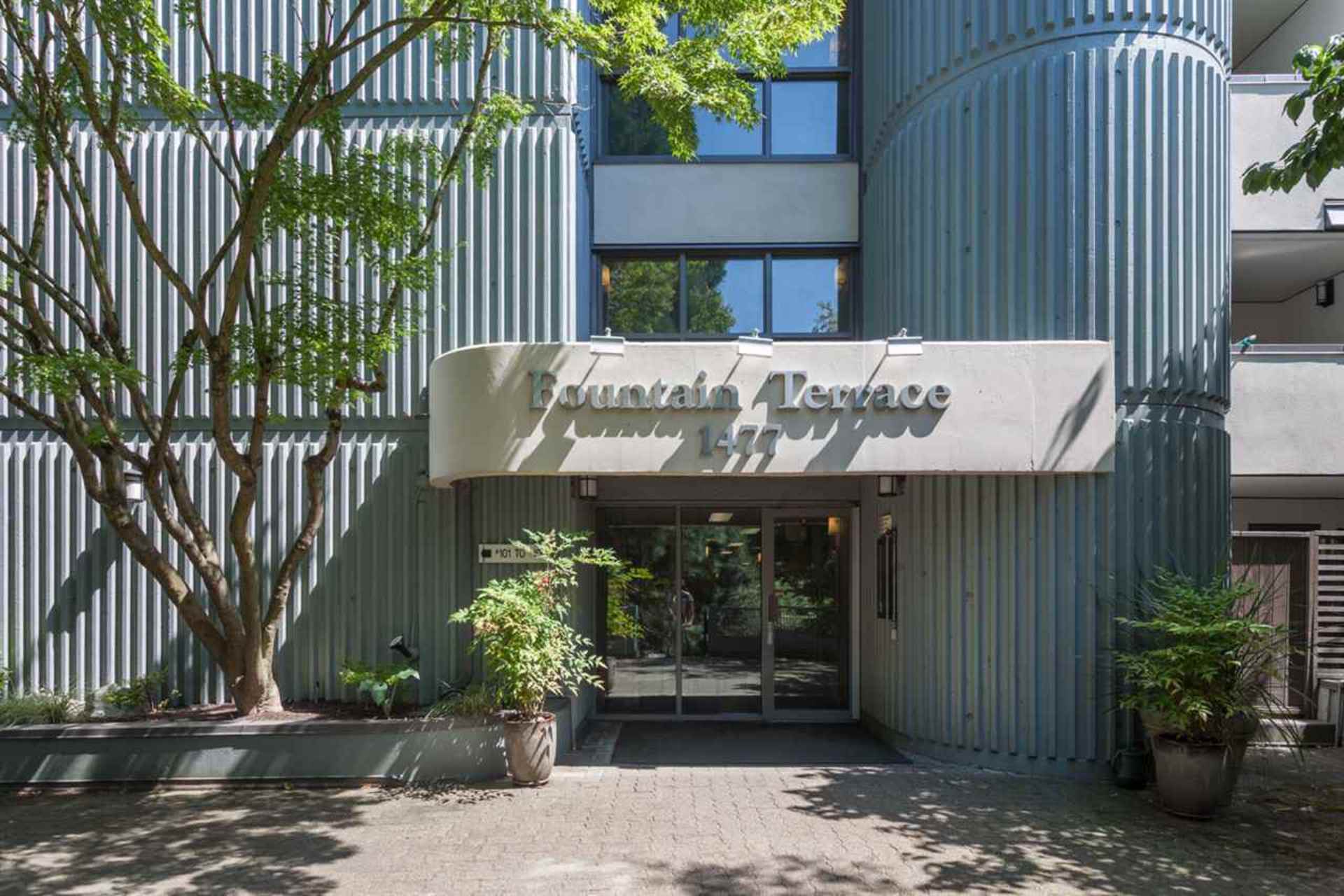 601 - 1477 Fountain Way, False Creek, Vancouver West  by www.devonowen.com 601 - 1477 Fountain Way, False Creek, Vancouver West