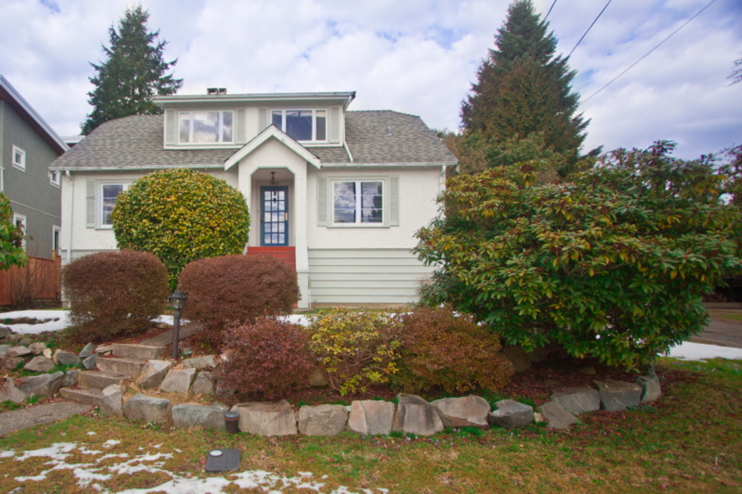 1425 Jefferson Avenue, Ambleside, West Vancouver  by www.devonowen.com 1425 Jefferson Avenue, Ambleside, West Vancouver