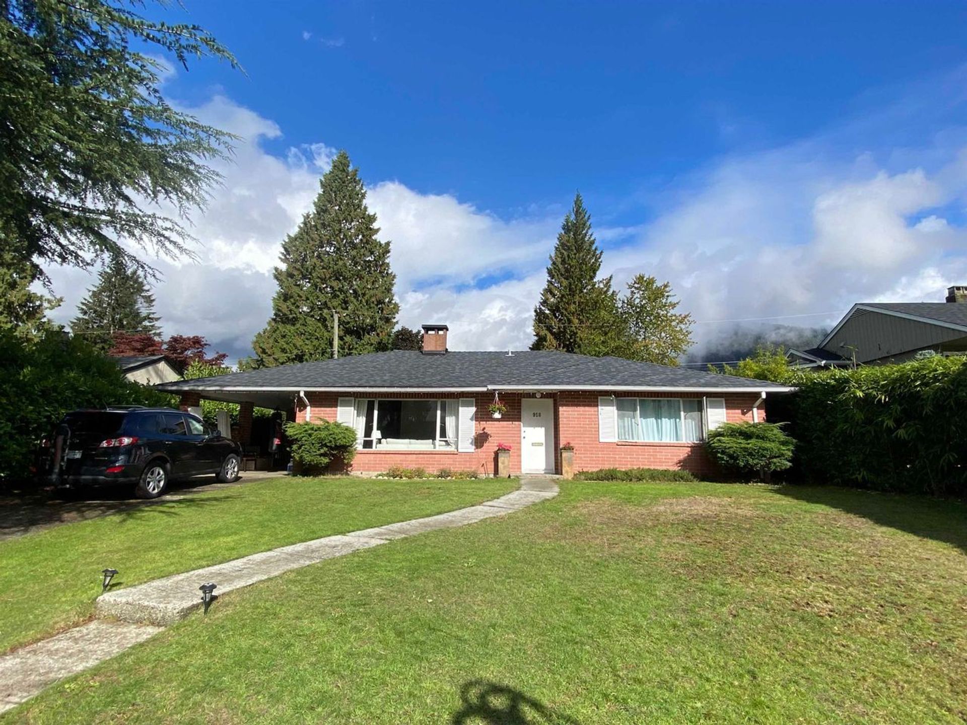 918 Wentworth Avenue, Forest Hills NV, North Vancouver 