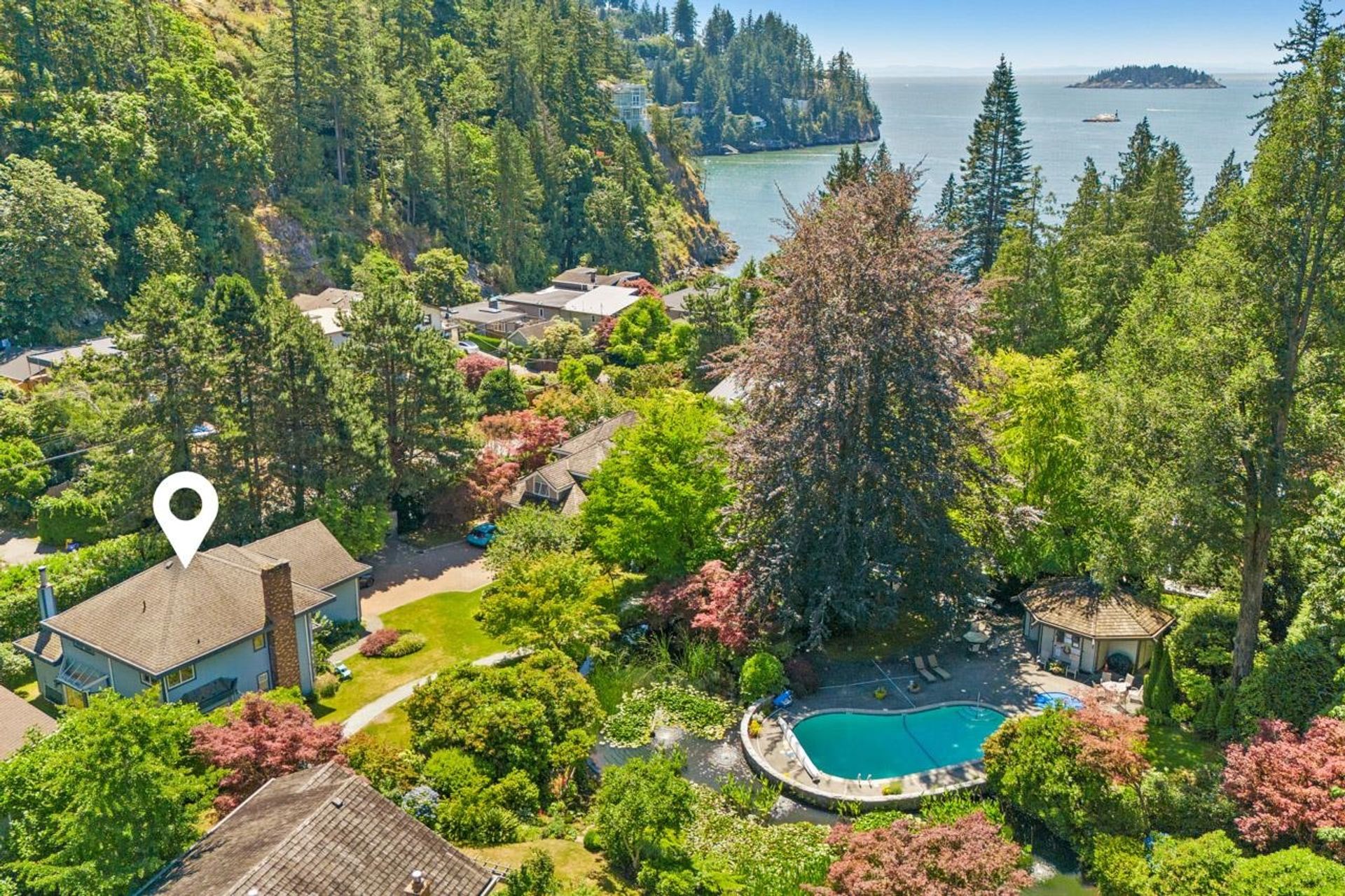 6755 Dufferin Avenue, Whytecliff, West Vancouver  by www.devonowen.com 6755 Dufferin Avenue, Whytecliff, West Vancouver