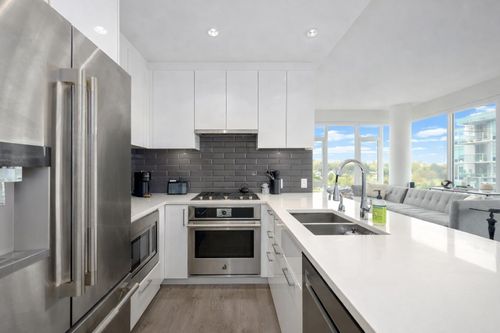 8533-river-district-crossing-south-marine-vancouver-east-08 at 