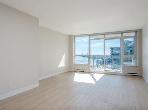 668-columbia-street-quay-new-westminster-02 at 