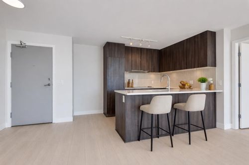 668-columbia-street-quay-new-westminster-08 at 