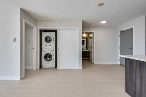 668-columbia-street-quay-new-westminster-11 at 