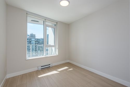 668-columbia-street-quay-new-westminster-17 at 