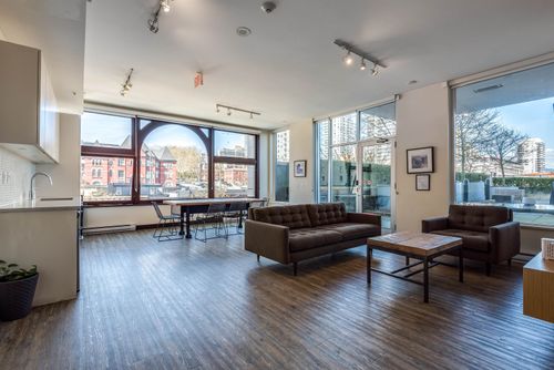 668-columbia-street-quay-new-westminster-20 at 