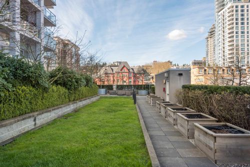 668-columbia-street-quay-new-westminster-23 at 