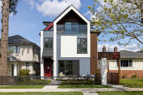3141-e-19-avenue-renfrew-heights-vancouver-east-01 at 