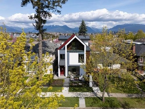 3141-e-19-avenue-renfrew-heights-vancouver-east-27 at 