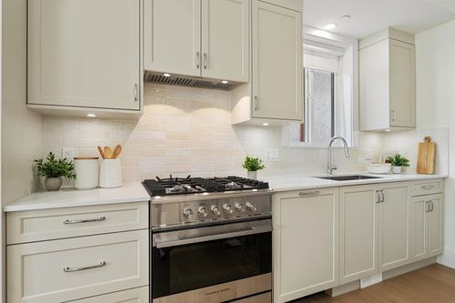 2447-e-41-avenue-collingwood-ve-vancouver-east-04 at 