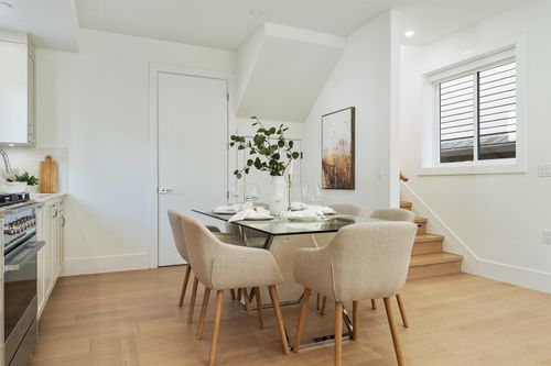 2447-e-41-avenue-collingwood-ve-vancouver-east-08 at 