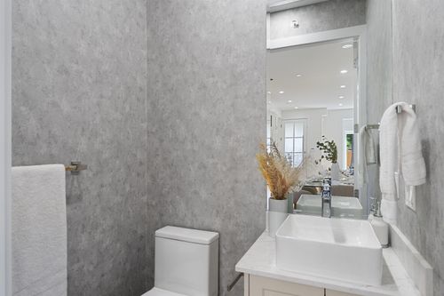 2447-e-41-avenue-collingwood-ve-vancouver-east-09 at 
