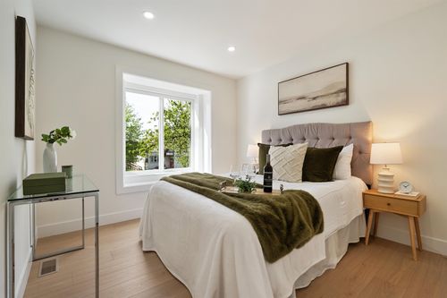 2447-e-41-avenue-collingwood-ve-vancouver-east-10 at 