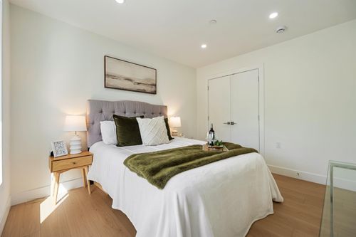 2447-e-41-avenue-collingwood-ve-vancouver-east-11 at 