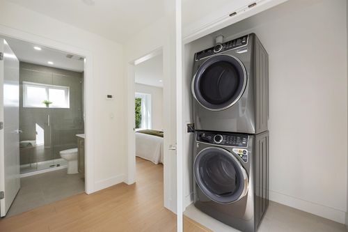 2447-e-41-avenue-collingwood-ve-vancouver-east-13 at 
