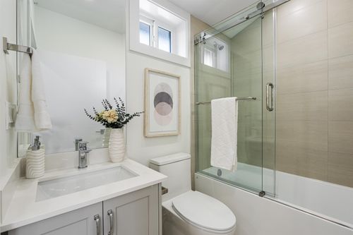 2447-e-41-avenue-collingwood-ve-vancouver-east-18 at 