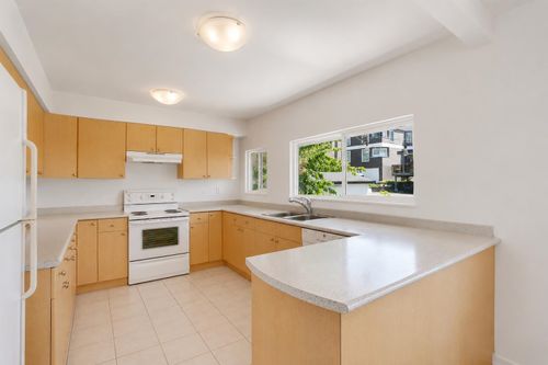 4860-eton-street-capitol-hill-bn-burnaby-north-05 at 